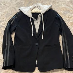 NWOT Jones street blazer M removable hood